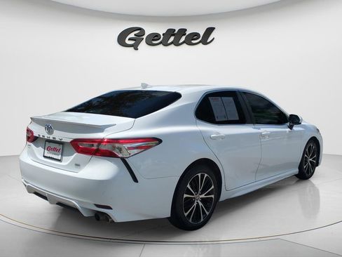 Used 2020 Toyota Camry SE image 4