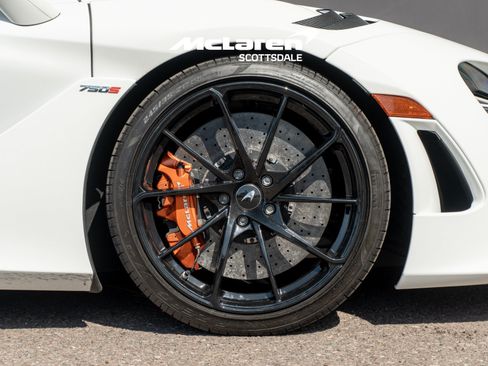 Used 2024 McLaren 750S Spider RWD image 38