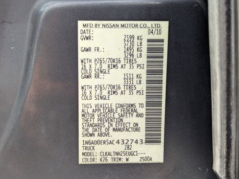 Used 2010 Nissan Frontier SE image 32