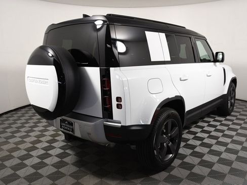 Used 2025 Land Rover Defender 110 S image 5