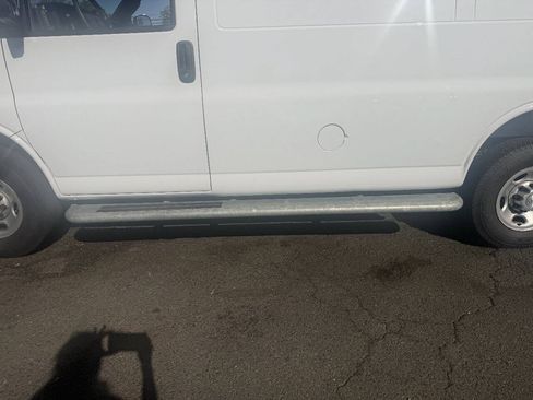 Used 2025 Chevrolet Express 2500 w/ Driver Convenience Package RWD image 2