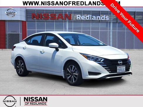Certified 2025 Nissan Versa SV w/ Trunk Package FWD image 1