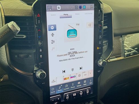 New 2026 RAM 2500 Limited w/ Towing Technology Group image 13