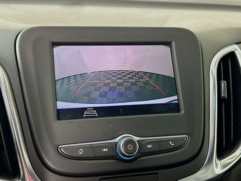 Used 2021 Chevrolet Equinox LT image 19