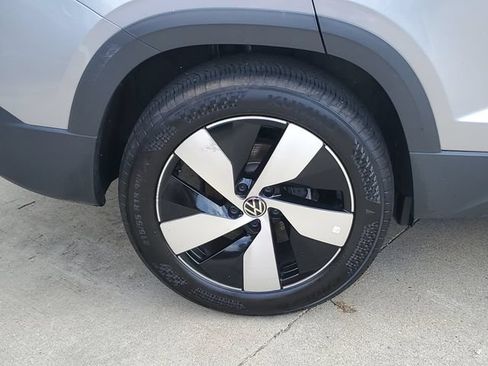 Certified 2025 Volkswagen Taos S AWD/4WD image 6