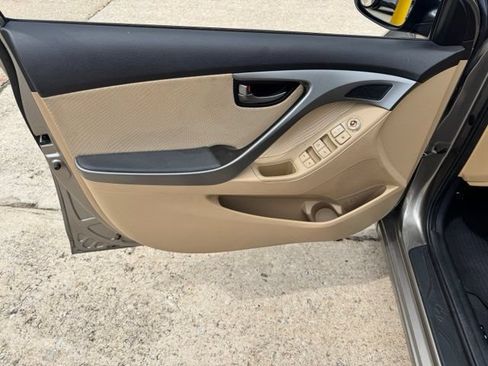 Used 2013 Hyundai Elantra GLS w/ Preferred Pkg FWD image 12