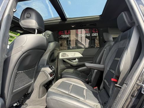 Used 2024 Mercedes-Benz GLS 63 AMG 4MATIC image 27
