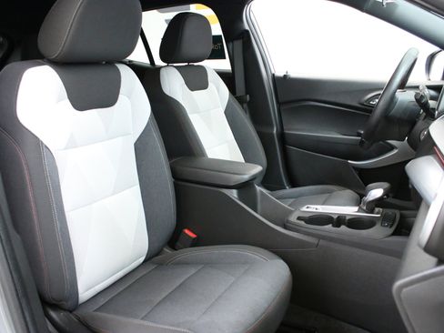 Certified 2024 Chevrolet Trax RS w/ Driver Confidence Package FWD image 30