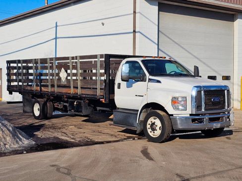 Used 2019 Ford F650 2WD Regular Cab Super Duty image 2