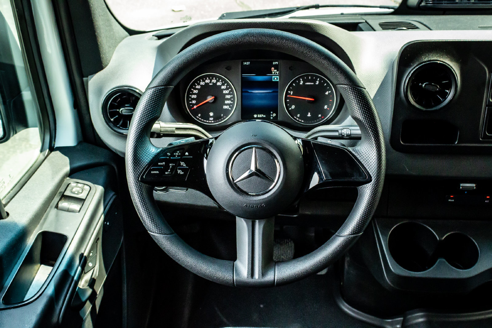 Used 2025 Mercedes-Benz Sprinter 2500 image 14