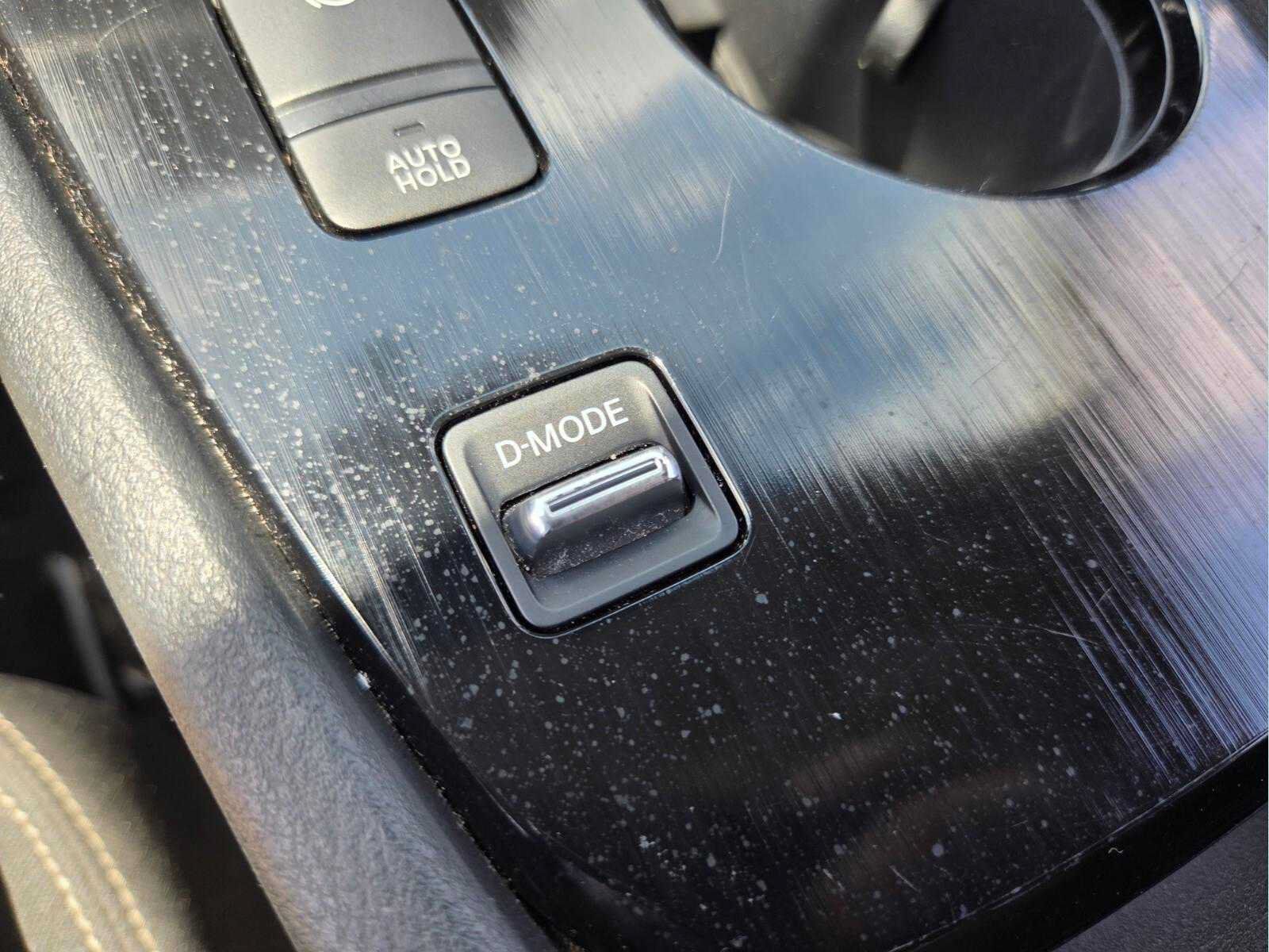 Used 2024 Nissan Rogue S FWD image 21