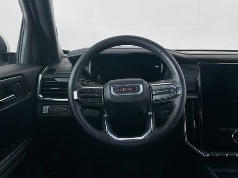 Used 2025 GMC Acadia Elevation image 18