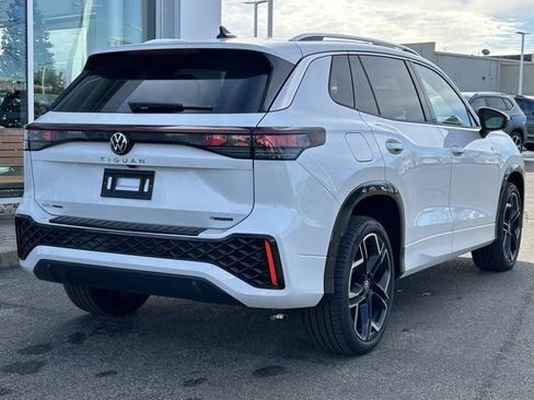 New 2026 Volkswagen Tiguan SEL R-Line AWD/4WD image 7