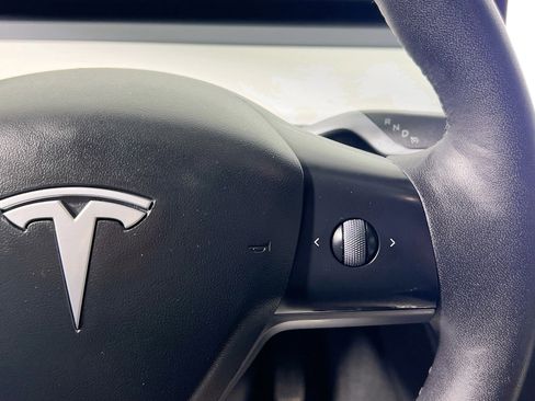 Used 2022 Tesla Model Y Long Range image 19