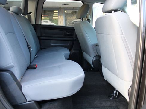Used 2016 RAM 3500 Tradesman w/ Chrome Appearance Group RWD image 16