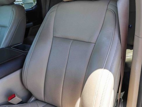 Used 2019 Ford F150 Lariat w/ Equipment Group 502A Luxury AWD/4WD image 21