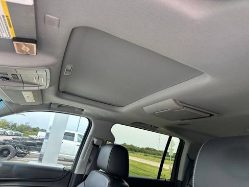 Used 2018 Chevrolet Suburban LT AWD/4WD image 10
