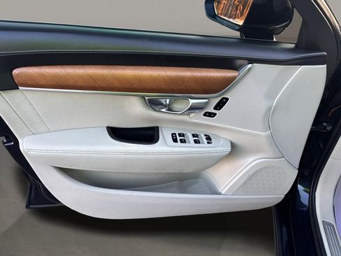 Used 2017 Volvo S90 T6 Inscription w/ Vision Package image 14