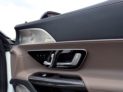 Used 2025 Mercedes-Benz SL 63 AMG 4MATIC image 22
