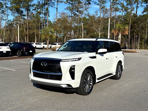 New 2026 INFINITI QX80 Luxe w/ Cargo Package image 3
