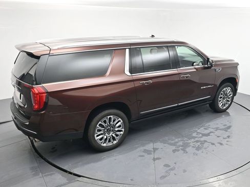 Used 2023 GMC Yukon XL Denali Ultimate image 5