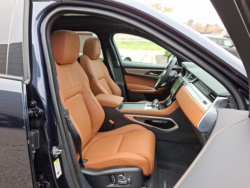 New 2026 Jaguar F-PACE R-Dynamic S image 3