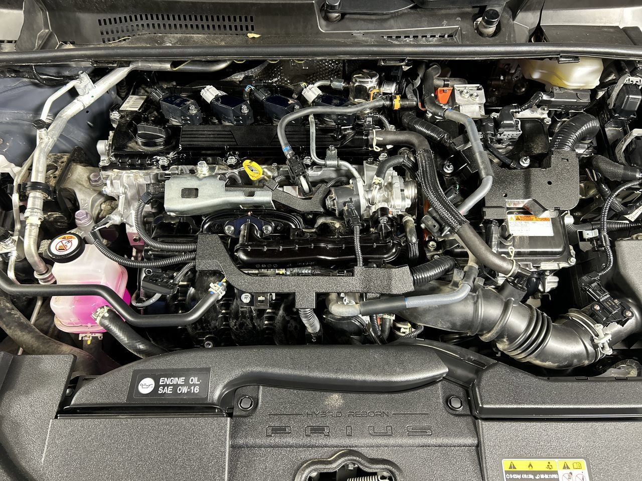 Used 2025 Toyota Prius LE FWD image 11