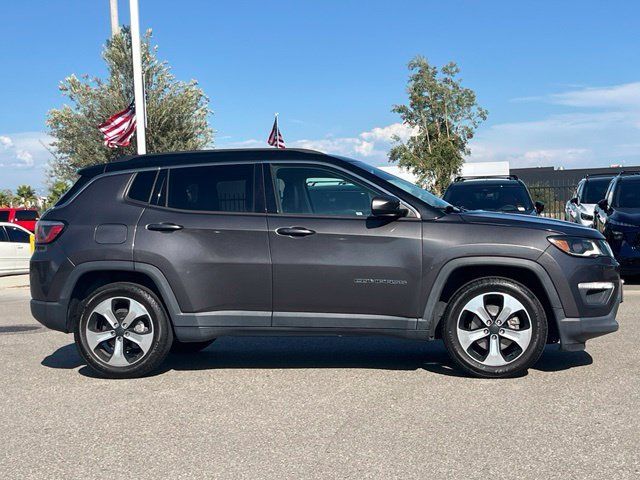 Used 2018 Jeep Compass Latitude w/ Popular Equipment Group FWD image 6