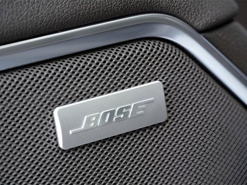 New 2026 GMC Sierra 1500 SLT image 17