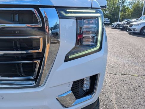 Used 2023 GMC Yukon SLT w/ SLT Luxury Package AWD/4WD image 13