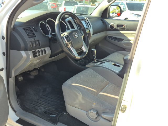 Used 2015 Toyota Tacoma PreRunner w/ SR5 Package RWD image 9