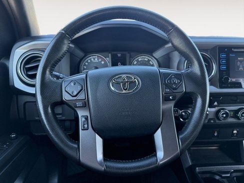 Used 2016 Toyota Tacoma TRD Off-Road image 8