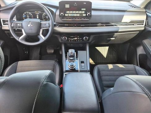 Used 2024 Mitsubishi Outlander SE FWD image 15