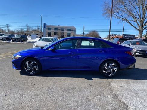 Certified 2025 Hyundai Elantra Limited image 7