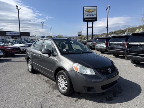 Used 2012 Suzuki SX4 LE image 1