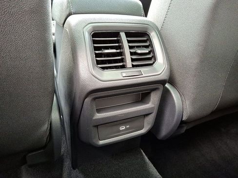 Used 2025 Volkswagen Taos SEL image 11