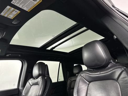 Used 2021 Lincoln Navigator Reserve AWD/4WD image 19