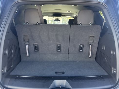 Used 2024 Chevrolet Tahoe LS image 13