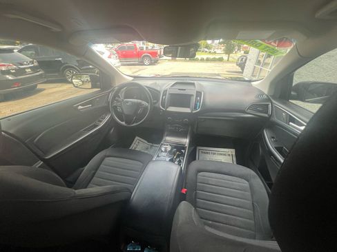 Used 2020 Ford Edge SE FWD image 16