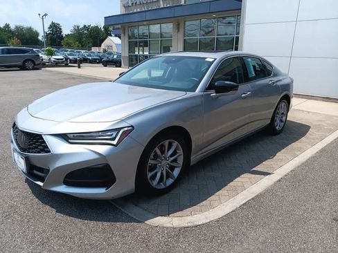 Used 2023 Acura TLX FWD image 2
