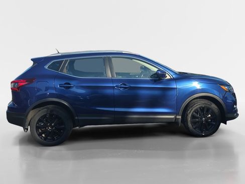 Used 2022 Nissan Rogue Sport SV w/ Technology Package AWD/4WD image 3
