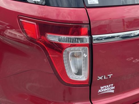 Used 2012 Ford Explorer XLT FWD image 11