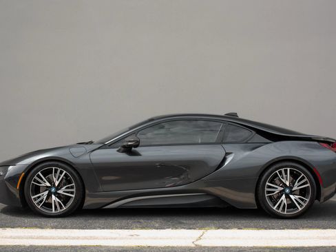 Used 2015 BMW i8 AWD/4WD image 10