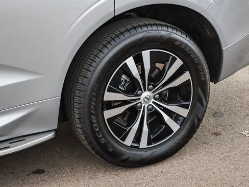 Used 2025 Volvo XC60 B5 Core w/ Protection Package Premier image 11