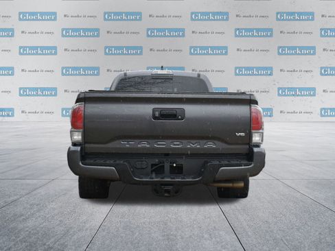 Used 2022 Toyota Tacoma TRD Off-Road image 6