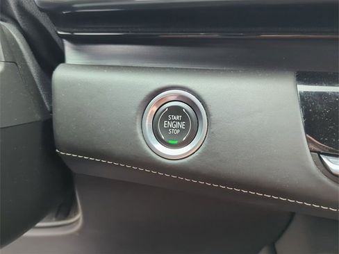 Used 2022 Cadillac Escalade Premium Luxury Platinum image 17