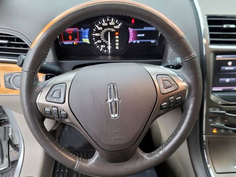 Used 2013 Lincoln MKX Base image 20