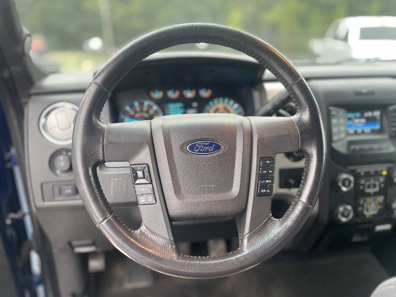 Used 2014 Ford F150 XLT w/ Equipment Group 302A Luxury AWD/4WD image 11