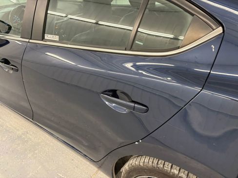 Used 2018 MAZDA MAZDA3 Touring image 21