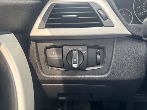 Used 2017 BMW 320i Sedan RWD image 15